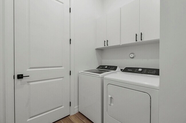 Building Photo - 10369 Northbrook Cir