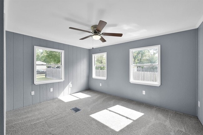 Building Photo - 11636 Old Oaks Ln