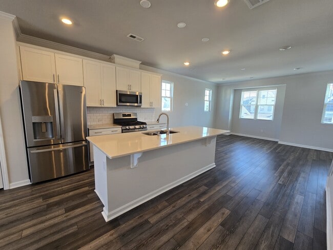 Building Photo - 6309 Truxton Ln