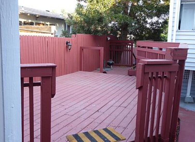 Building Photo - 5345 Trask St