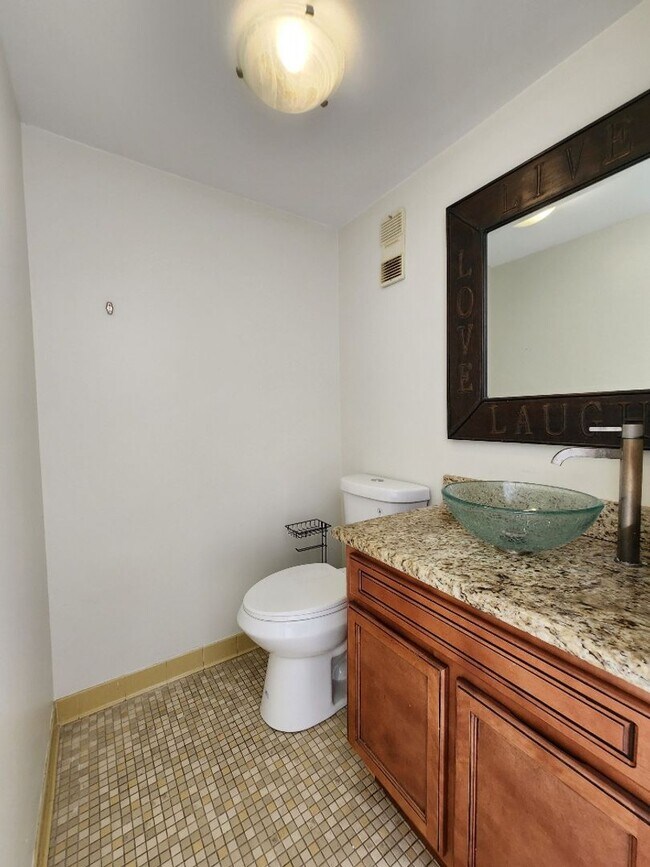 Building Photo - Gorgeous 3-Bedroom, 2.5-Bathroom Townhome ...