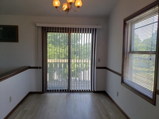 Building Photo - 653 Galena Ct