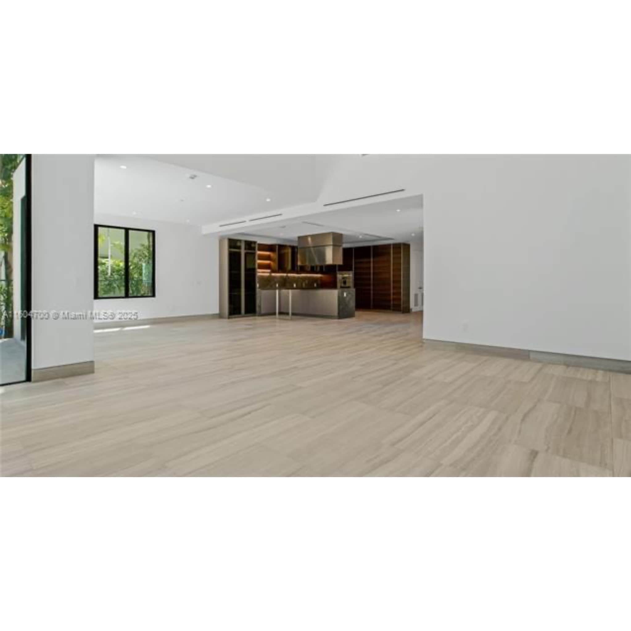 Building Photo - 345 W 46th St