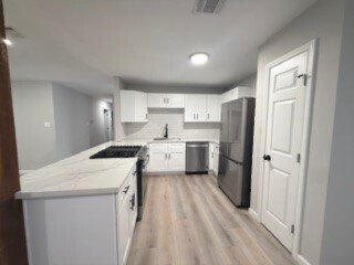 Building Photo - 23918 Farm Hill Dr