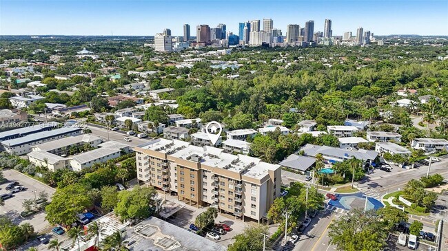 Building Photo - 1050 SE 15th St