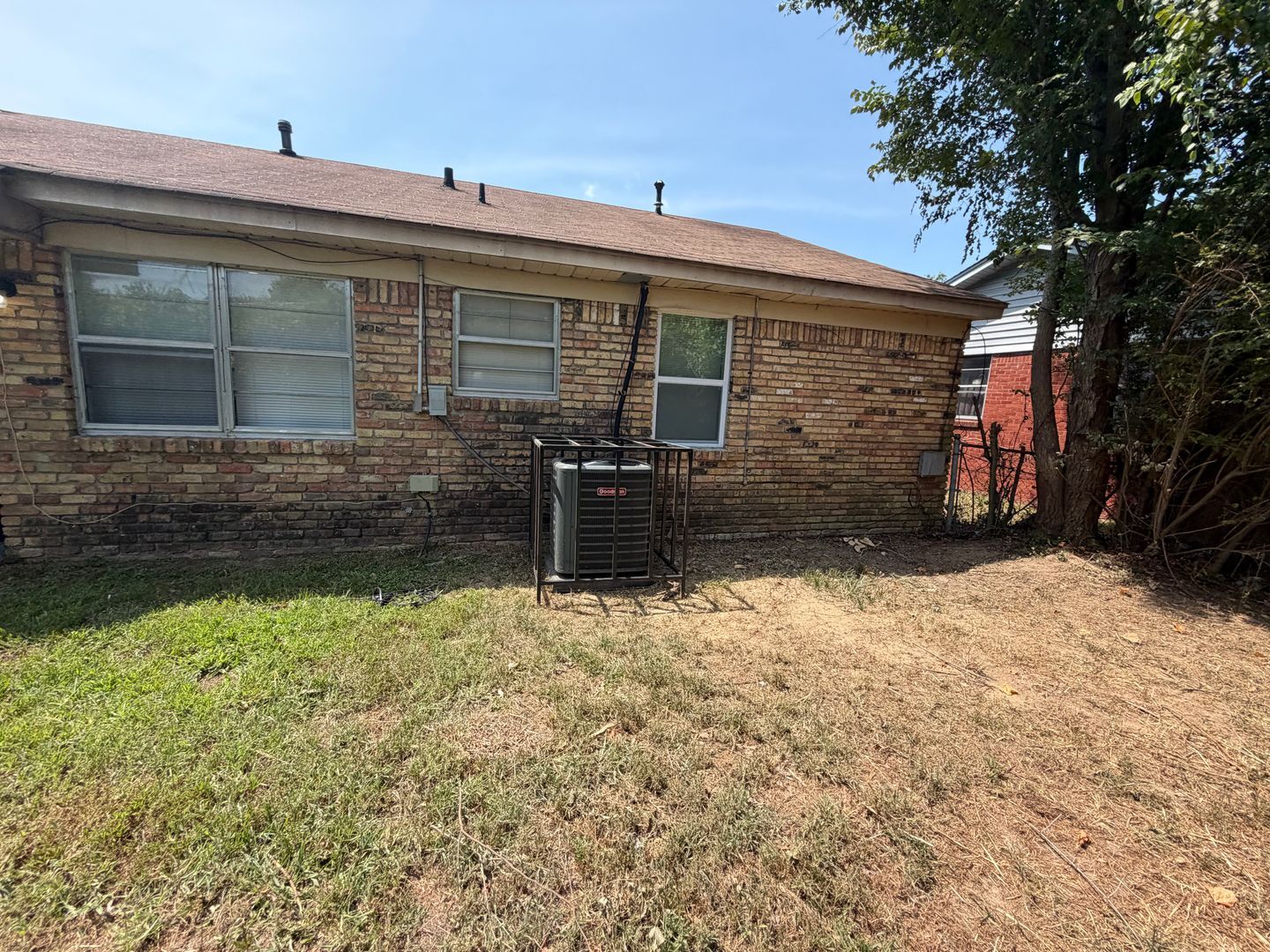 Building Photo - 4372 Deerland St
