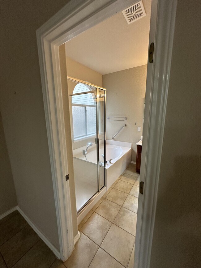 Building Photo - 2616 Gallant Fox Dr