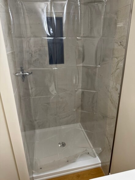 Building Photo - 418 N Broadway St