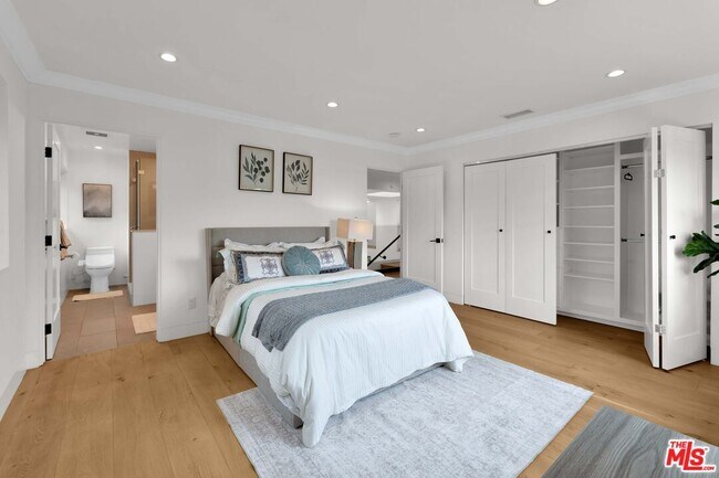 Building Photo - 602 S Lucerne Blvd