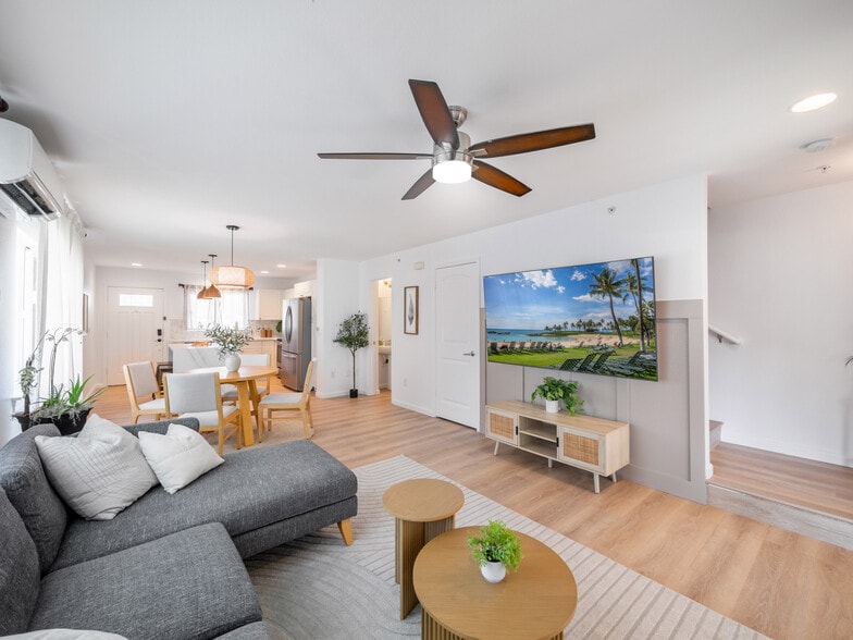 Building Photo - 1020 Kakala St