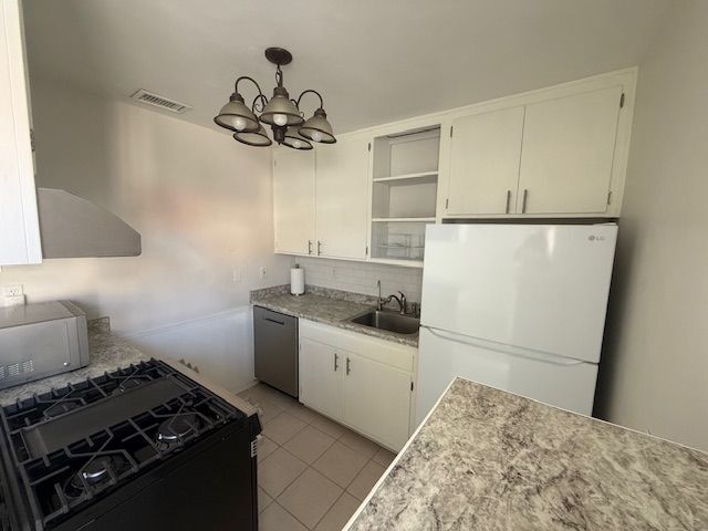 Building Photo - 336 J Ave