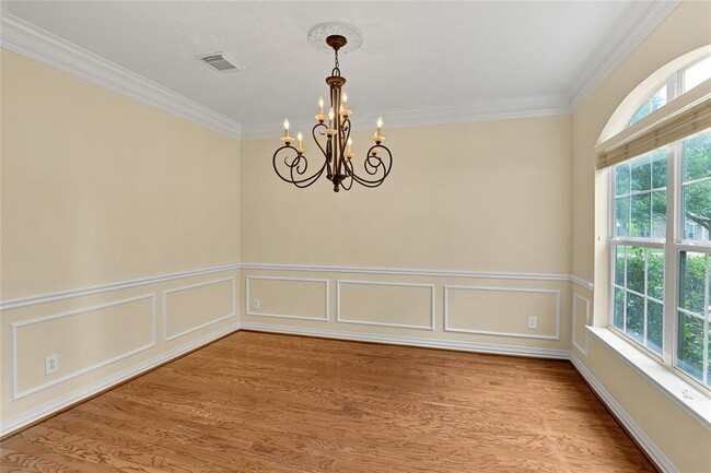 Building Photo - 2416 Spoonbill Dr
