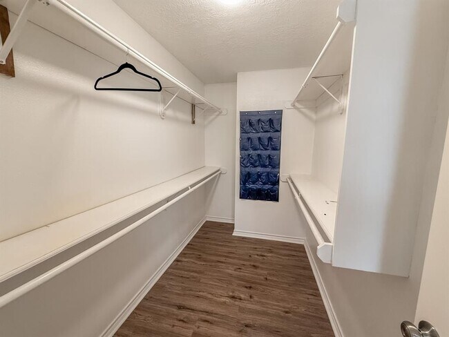 Building Photo - 4521 Allegro Dr