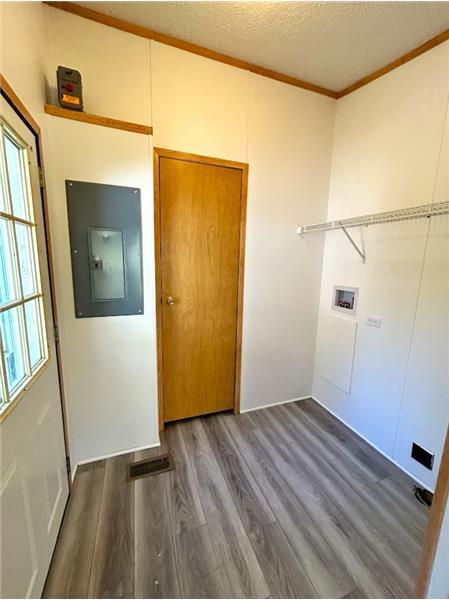 Building Photo - 398 Township Rd 344