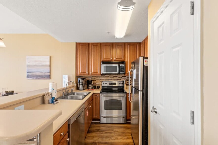 Building Photo - 5115 Gulf Dr