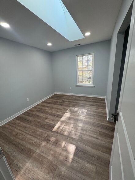 Building Photo - 1304 Diamond Dr