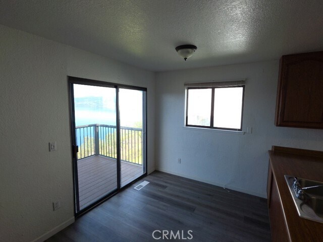 Building Photo - 3213 Westridge Dr