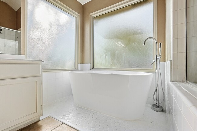 Building Photo - 15403 Redbud Leaf Ln