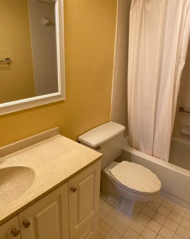 Building Photo - 901 Hillcrest Dr