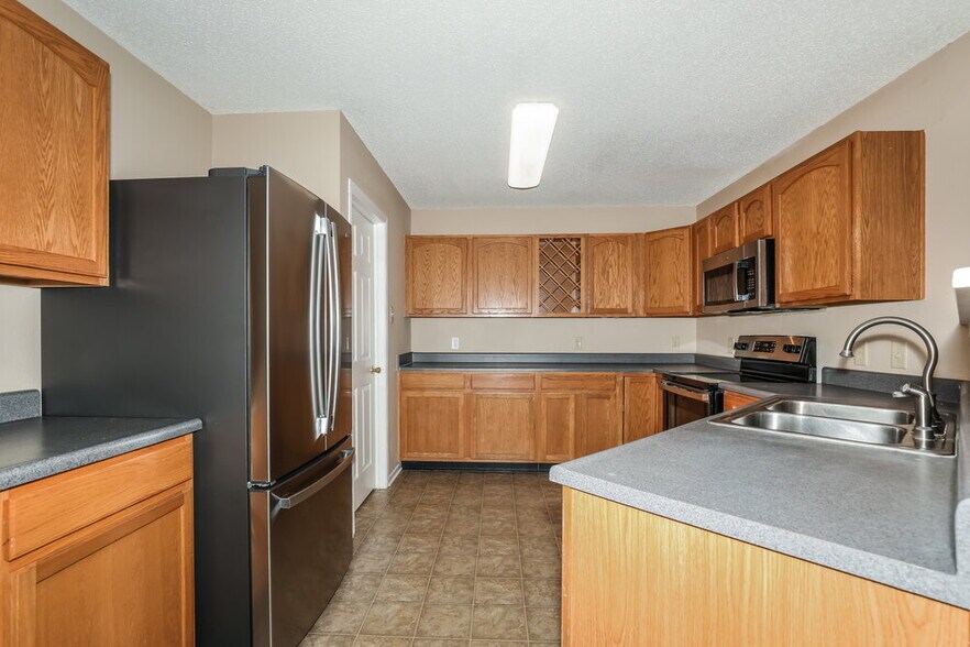 Building Photo - 15213 Beam St