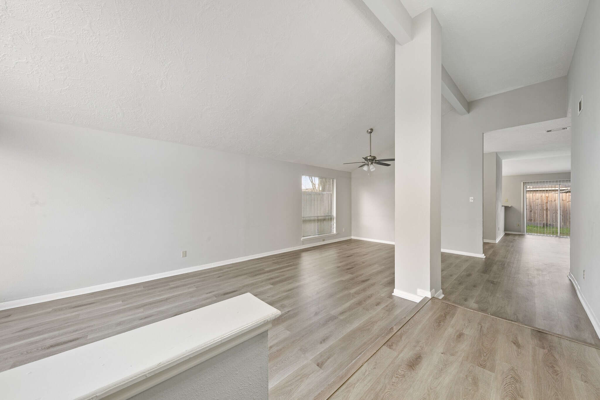 Building Photo - 10530 Rippling Fields Dr