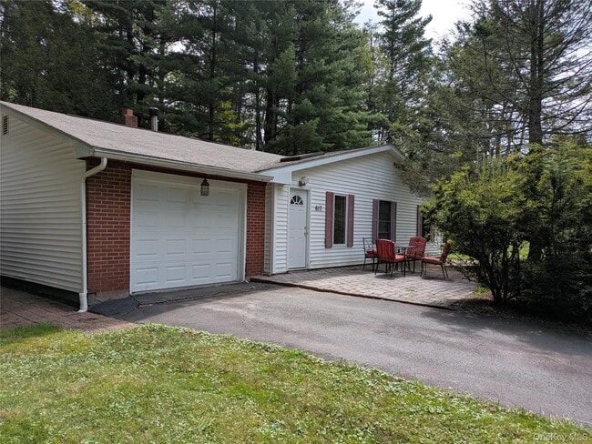 Building Photo - 617 Katrina Falls Rd