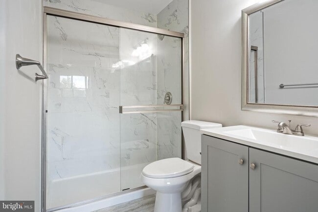 Building Photo - 607 Ravens Crest Dr