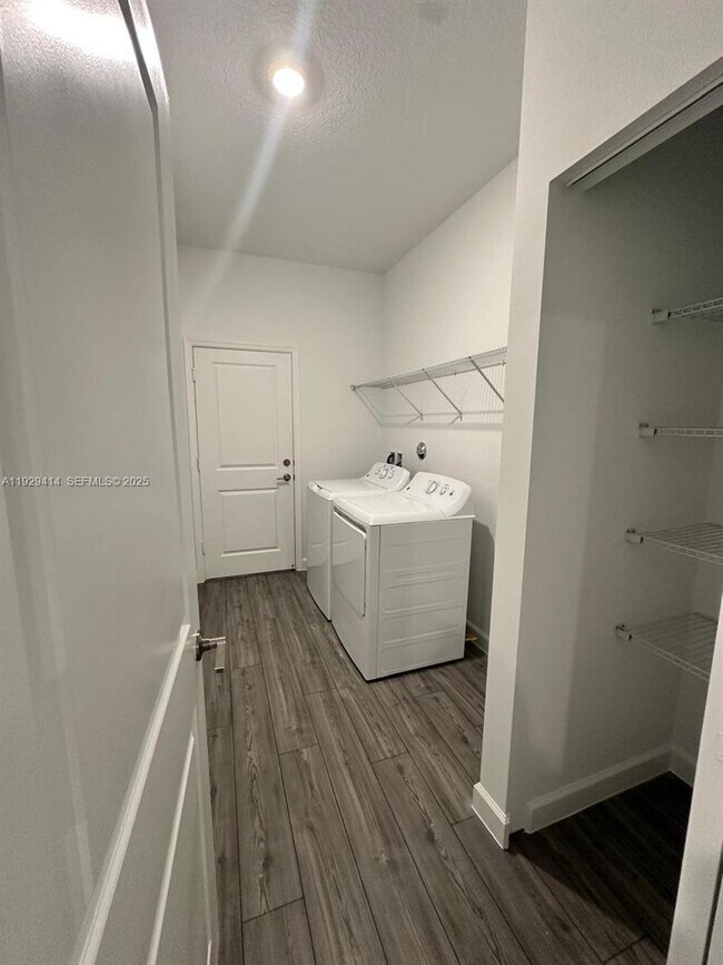 Building Photo - 1443 Tangled Orchard Tr