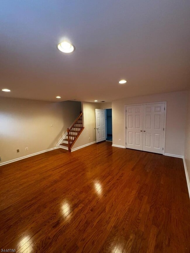 Building Photo - 533 Coventry Dr