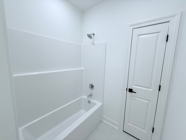 Building Photo - 624 Cottage Grv Cir