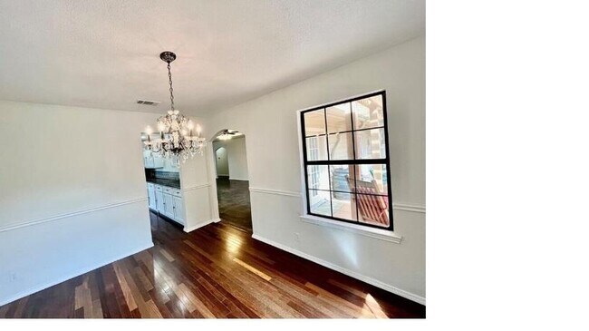 Building Photo - 1045 Hidden Hills Dr