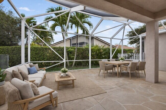 Building Photo - Beautiful & Spacious 3 Bedroom and 2 Bathroom with 2 Car garage and covered patio Home in West Pa...