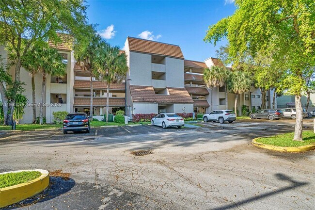 Building Photo - 605 Ives Dairy Rd