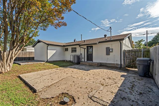 Building Photo - 4021 Happy Canyon Dr