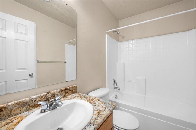Building Photo - 3685 S Creekwood Way
