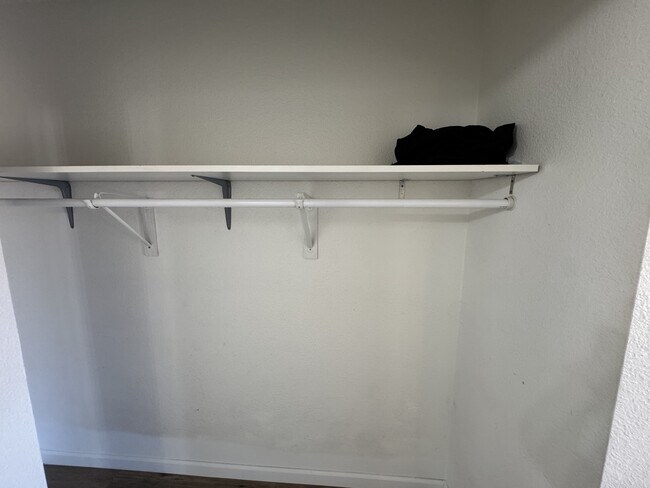 Building Photo - 140 Uwapo Rd