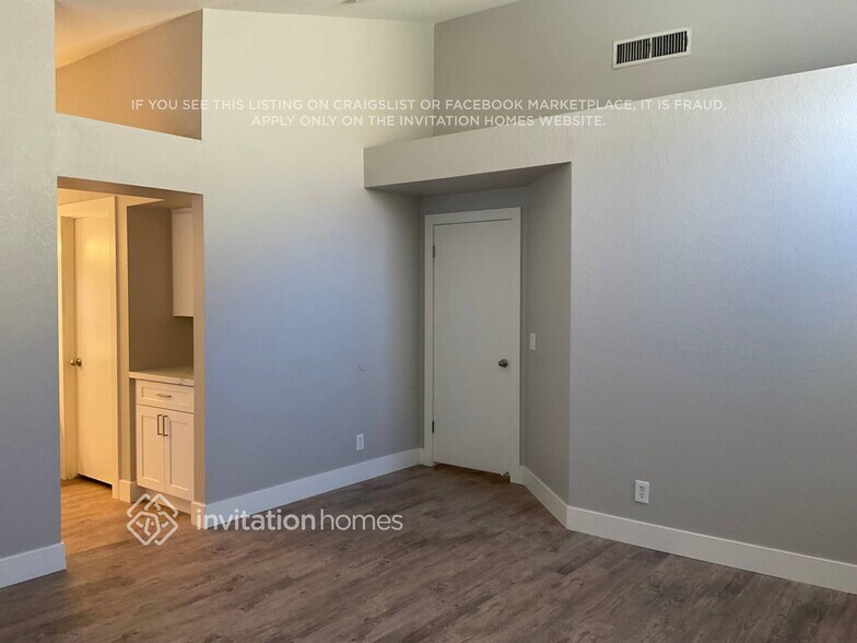 Building Photo - 5881 Cherry Falls Ct