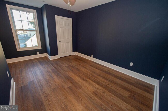 Building Photo - 106 Colonial Ct