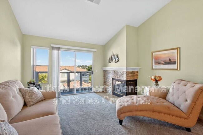 Building Photo - 30902 Club House Dr
