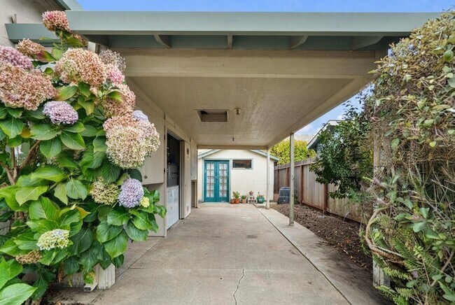 Building Photo - 4855 Crystal St
