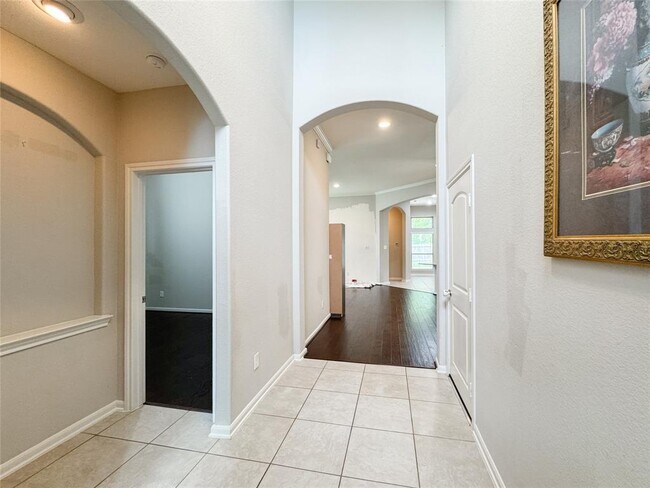 Building Photo - 4714 Western Brook Dr