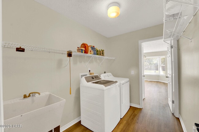 Building Photo - 7525 Melody Ln