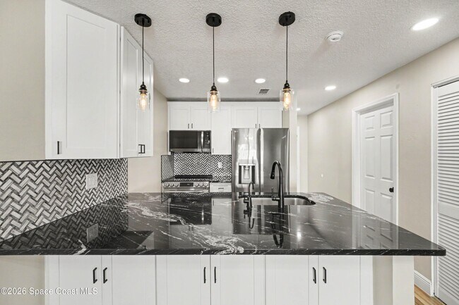 Building Photo - 8741 Seagrape Ct