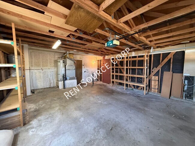 Building Photo - 44861 Laszlo St