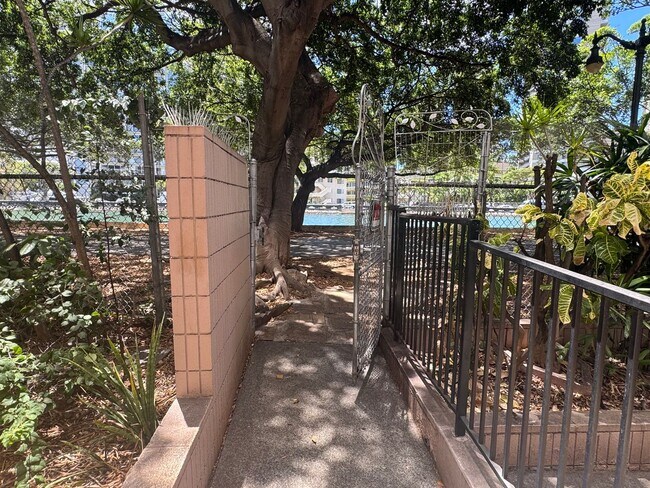 Building Photo - 1848 Kahakai Dr