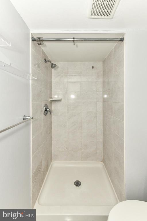 Building Photo - 10204 Bushman Dr