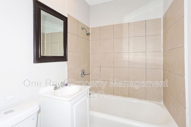 Building Photo - 3225 E 8th St