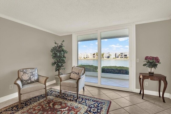 Building Photo - 7625 Sun Island Dr S