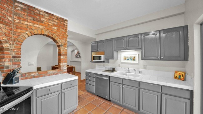 Building Photo - 10845 N Pinto Dr