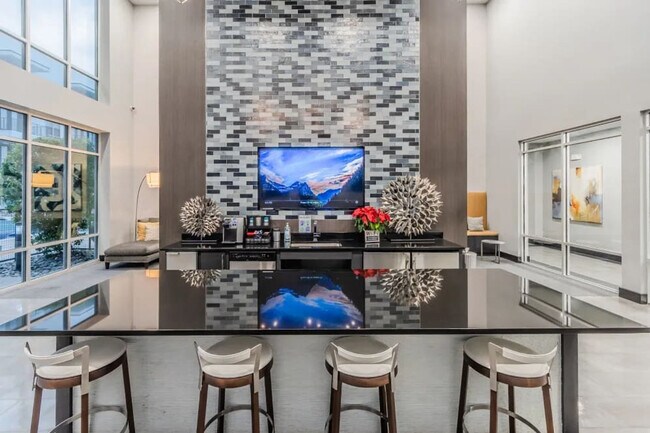 Building Photo - 1251 State St